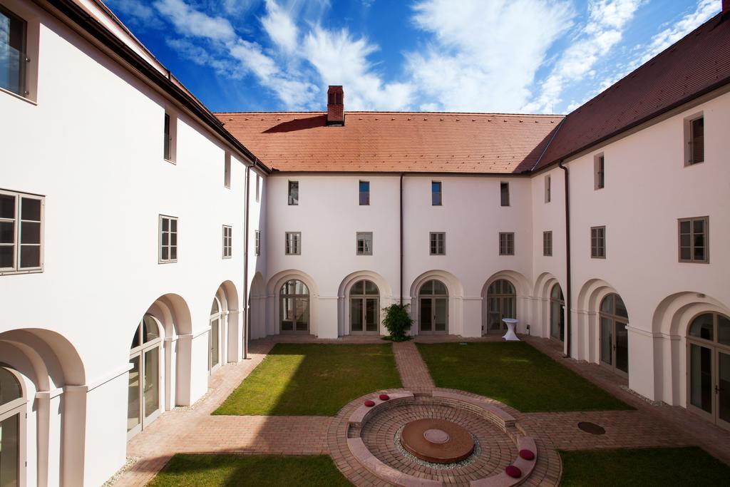 Sopron Monastery Hotel Exteriör bild
